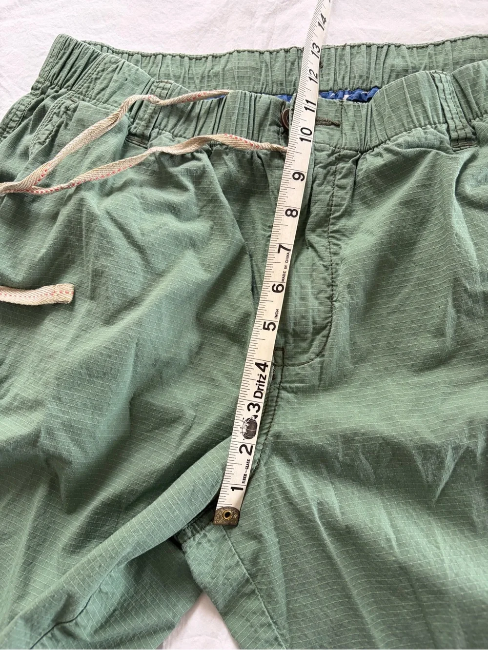 Tommy Bahama Men’s L Elastic Waist Cargo Shorts Green Marlin Shark Lining L/G